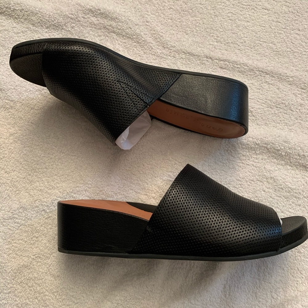 Gentle Souls by Kenneth Cole Leather Slides sz 9.5